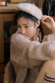 两乳房又高又大